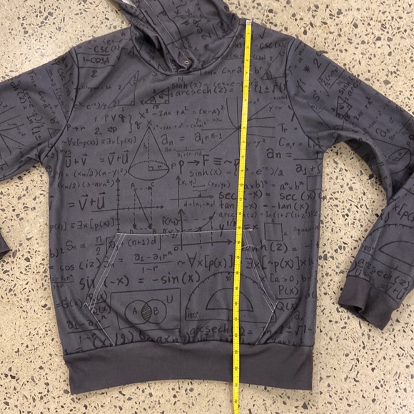 Hoodie size small - Picture 5 of 6